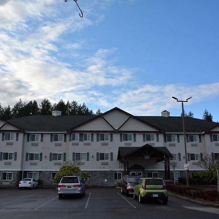 Fairbridge Inn & Suites Dupont Exterior photo